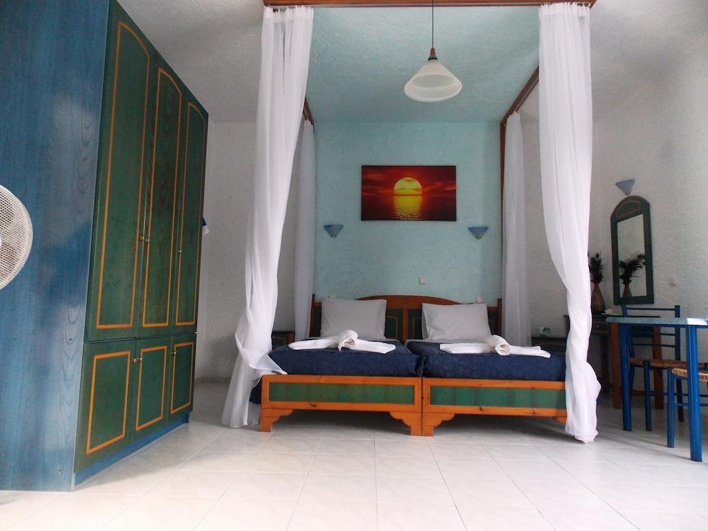 Annas Studios Livadia  Habitación foto