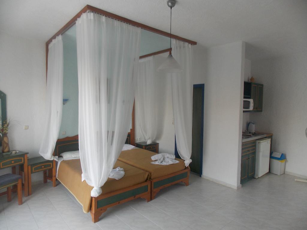 Annas Studios Livadia  Habitación foto